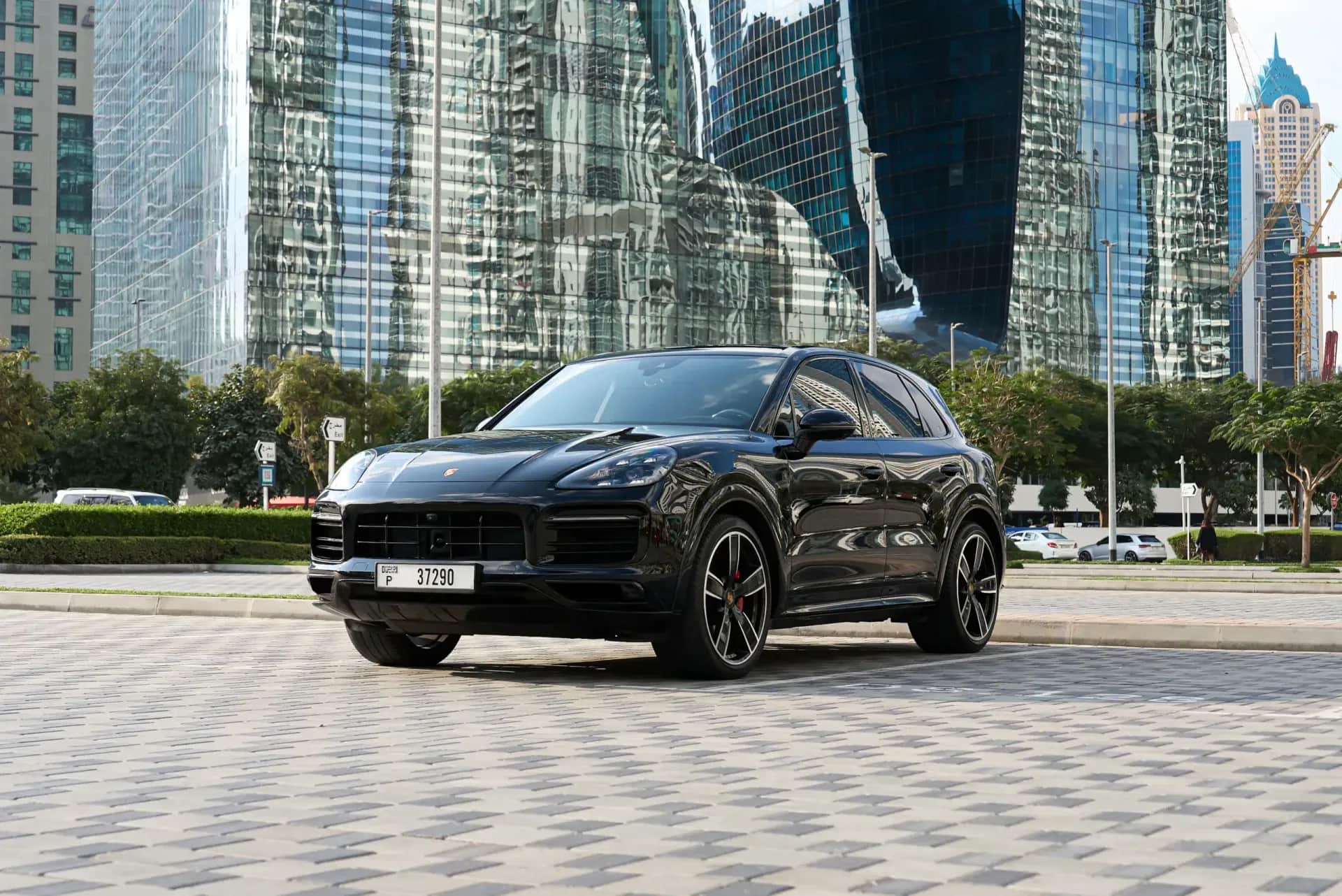 Porsche Cayenne — photo 1